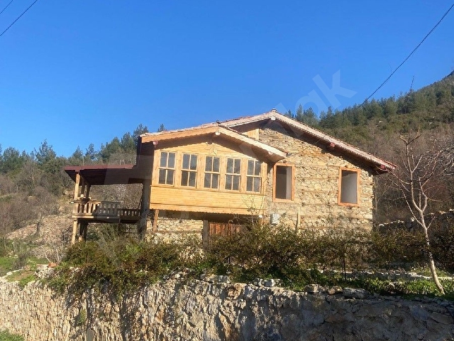 İKİ KATLI BAHÇELİ KÖY EVİ