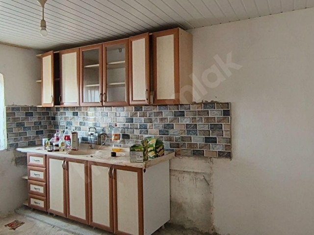 DEĞERLENEN AKSU’DA 500 M² HİSSELİ ARSA İÇİNDE MÜSTAKİL 2+1 EV – YATIRIMA UYGUN! - Görsel 23