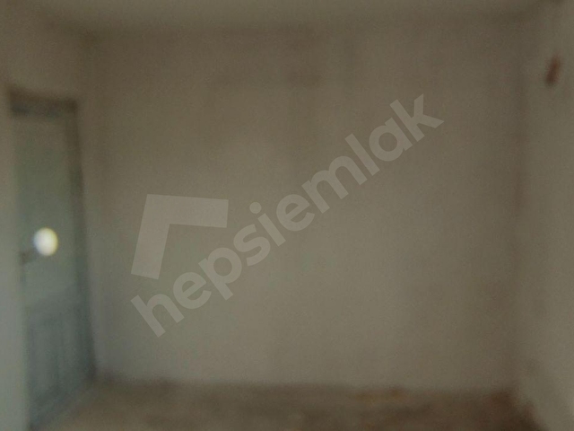 DEĞERLENEN AKSU’DA 500 M² HİSSELİ ARSA İÇİNDE MÜSTAKİL 2+1 EV – YATIRIMA UYGUN! - Görsel 18