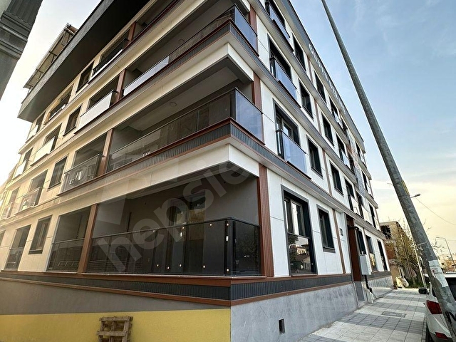 ÇÖZÜM EMLAKTAN ÖNÜ AÇIK MURADİYEDE 2+1 SIFIR K.OTOPARKLI DAİRE - Görsel 11