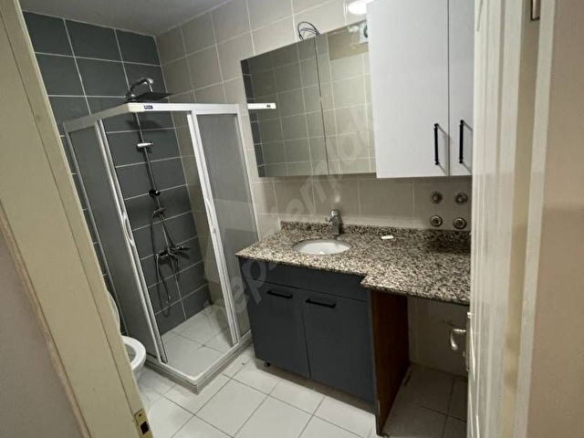 Aile apartmanında, Çift balkonlu, huzurlu 1+1, köşe daire - Görsel 13