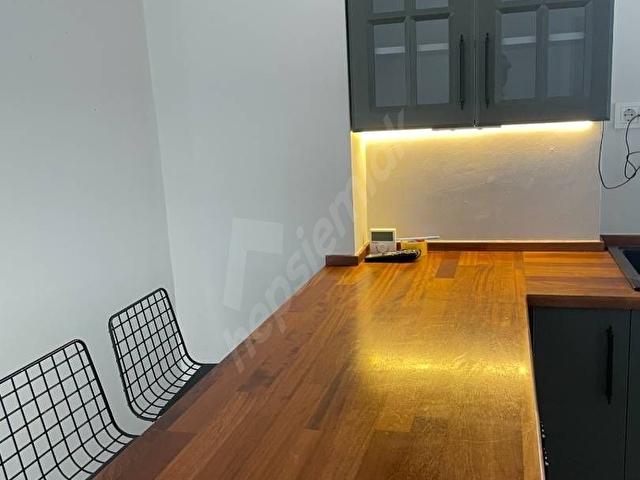 Aile apartmanında, Çift balkonlu, huzurlu 1+1, köşe daire - Görsel 4