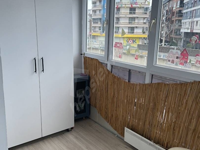 Aile apartmanında, Çift balkonlu, huzurlu 1+1, köşe daire - Görsel 5