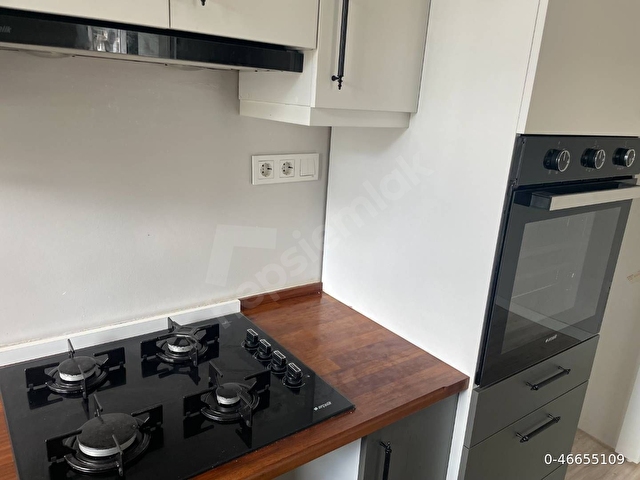 Aile apartmanında, Çift balkonlu, huzurlu 1+1, köşe daire - Görsel 2