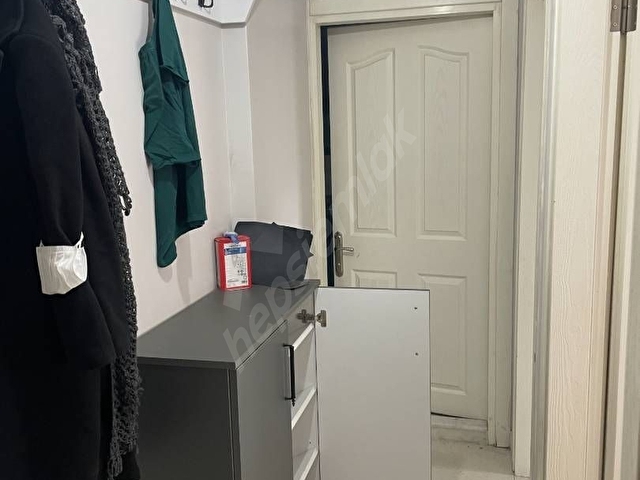 Aile apartmanında, Çift balkonlu, huzurlu 1+1, köşe daire - Görsel 17