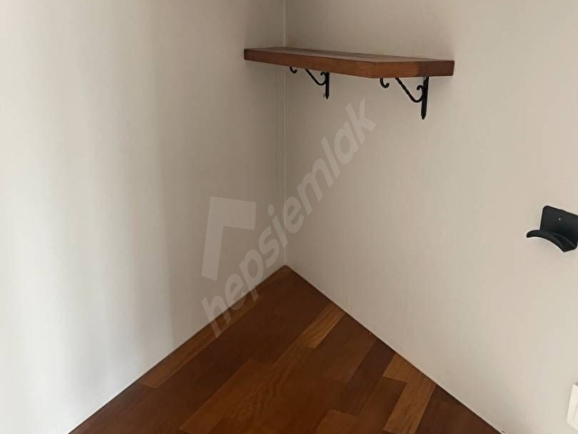Aile apartmanında, Çift balkonlu, huzurlu 1+1, köşe daire - Görsel 8