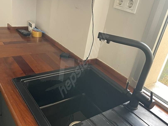 Aile apartmanında, Çift balkonlu, huzurlu 1+1, köşe daire - Görsel 3