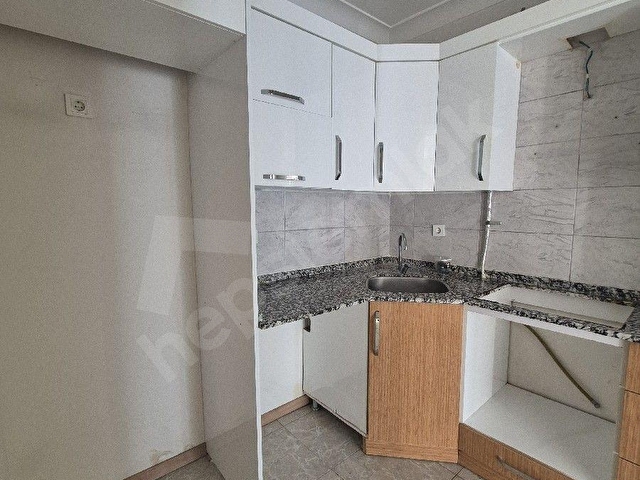 Merkez Camii yakını 2+1 doğalgazlı, arakat,asansörlü, çift cephe kiralık - Görsel 15