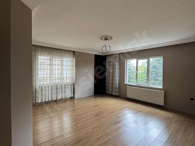 GÜNEYKENT MAHALESİNDE 3+1 160M2 - Görsel 2