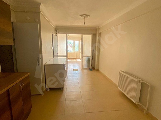 KADIKÖY RIHTIMA YAKIN YENİLENMİŞ KİRALIK OFİS - Görsel 12