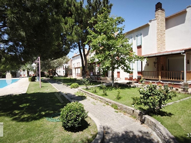 Foça Seçkinler Sitesinde Denizin Başucunda Doğayla Başbaşa Villa - Görsel 9