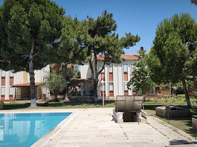 Foça Seçkinler Sitesinde Denizin Başucunda Doğayla Başbaşa Villa - Görsel 5