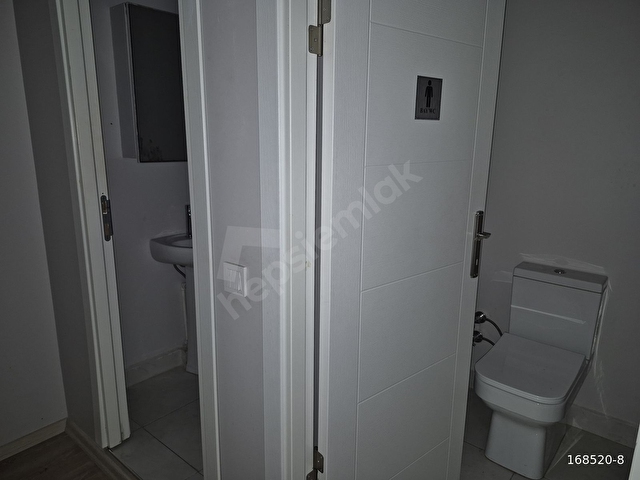 ANA CADDEDE ATA BLOKLARINDA DÜZ GİRİŞ ASMA KATLI WC Lİ 120m2 - Görsel 6
