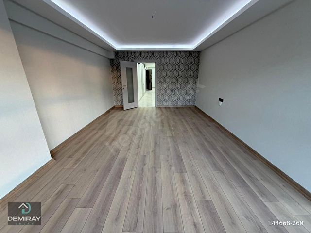 DEMİRAYDAN ÇALDIRAN PROTOKOL YOLU DİBİ 3+1 SIFIR DAİRELER ACİL - Görsel 7