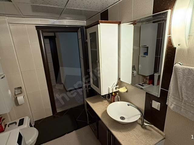 EVONADAN GÜZELYURT MÜKEMMEL KONUMLU FERAH 3+1 ARA KAT DAİRE - Görsel 23