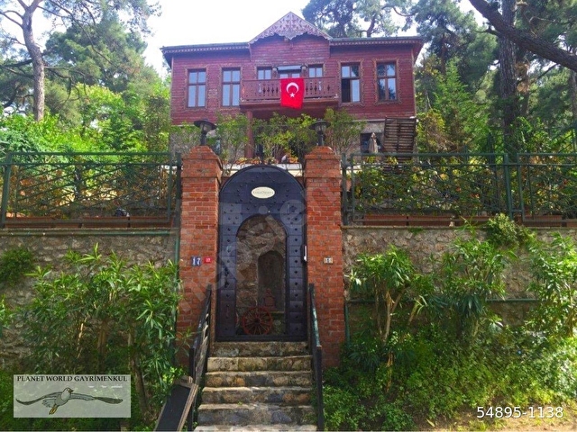 Planet Orman İçinde Muhteşem Deniz Manzaralı İhtişamlı Otel Köşk