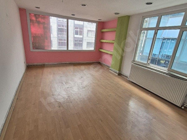 M K Paşa mah metrobüse yürüme mesafesinde 130m2 kiralık - Görsel 13