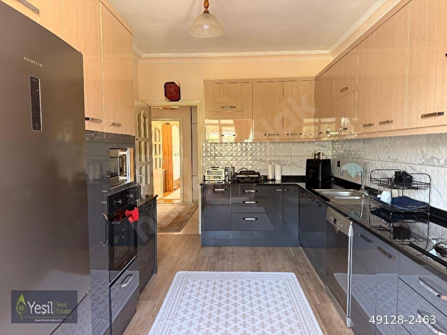 KEMER MERKEZDE CADDE ÜZERİ MÜSTAKİL BAHÇELİ 4+1 SATILIK DUBLEKS DAİRE