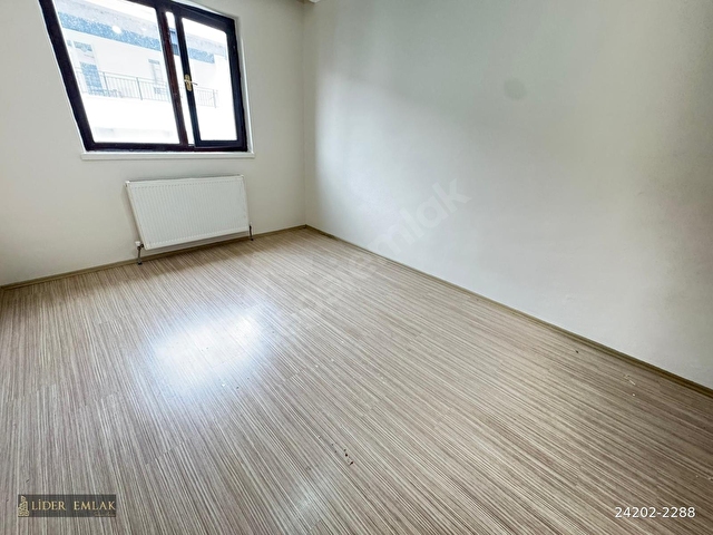 LİDER EMLAKTAN ACİL SATILIK FIRSAT DAİRESİ 3+1 KATTA ASANSÖRLÜ - Görsel 28