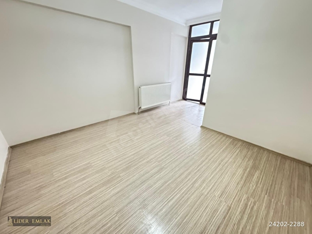 LİDER EMLAKTAN ACİL SATILIK FIRSAT DAİRESİ 3+1 KATTA ASANSÖRLÜ - Görsel 15