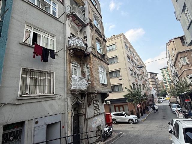 BEYOĞLUN DA VİZE MERKEZİNE 2 DK SATILIK BİNA - Görsel 7