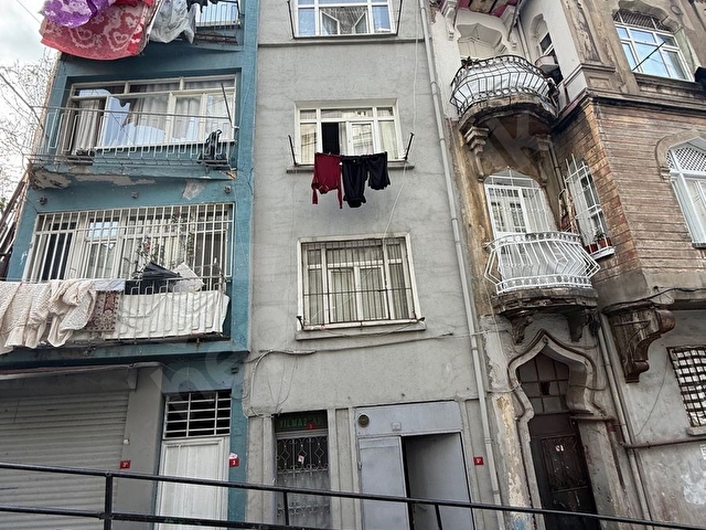 BEYOĞLUN DA VİZE MERKEZİNE 2 DK SATILIK BİNA - Görsel 8