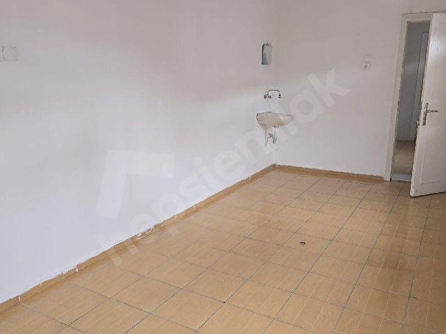Egestate Gayrimenkulden Kemeraltında merkezi yerde kiralık ofisler - Görsel 13