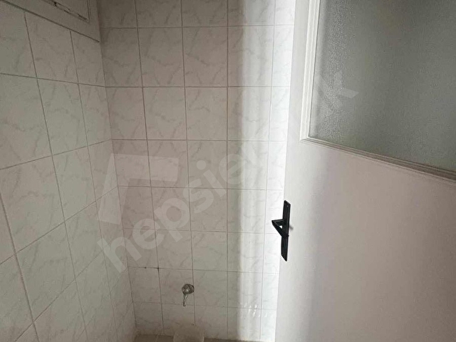 Ümraniye / İstiklal Mh.kat 2.asansorsuz.otoparkli.irtifakli - Görsel 13