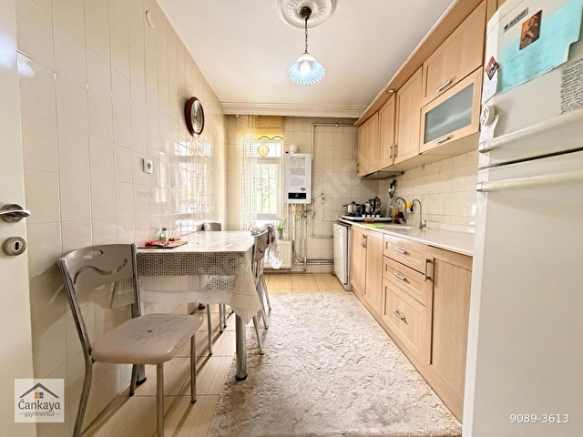 ÇANKAYA GAYRİMENKULDEN DİKMEN CADDESİ PARALELİ KABİL CADDESİ YANI ARA KATTA BALKONLU 2+1 KOMBİLİ FUL