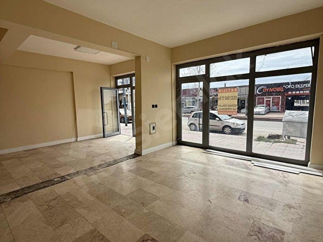ERCİŞİN EN İŞLEK NOKTASINDA SATILIK 30 m² DÜKKAN - Görsel 13