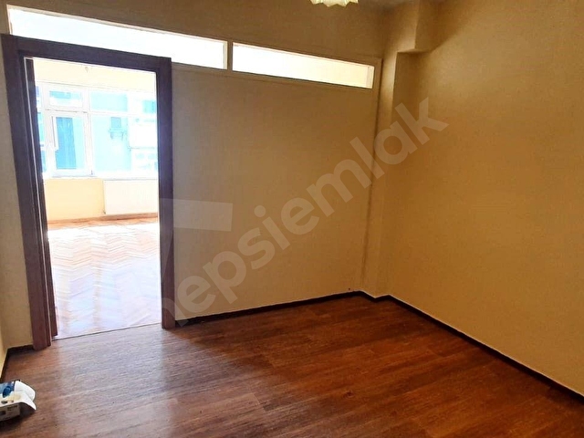 ORTAKÖY DEREBOYU CADDESİNE VE DENİZE YAKIN 150M2 3+1 KİRALIK - Görsel 3