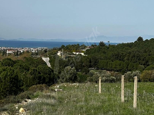 URLA YELALTI MAHALLESİNDE DENİZ MANZARALI MERKEZE 2 DK MESAFEDE UYGUN ARSA