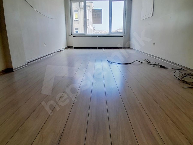 GEZER EMLAKtan Halıcılar Caddesinde 135m2 / 3+1 Ofis Katı - Görsel 8
