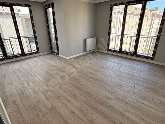 Cennet Mahallesinde Satılık 4+2 180 m2 Kapalı Otoparklı Çift girişli dubleks Daire