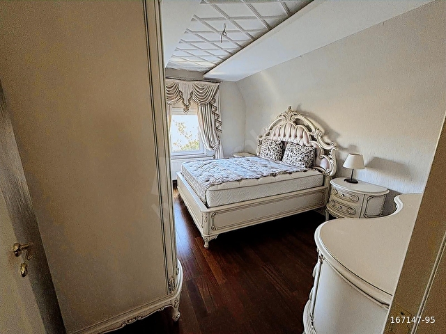 Bahçeşehirde İç Mimar Tadilatlı Full Eşyalı Kiralık Villa - Görsel 17