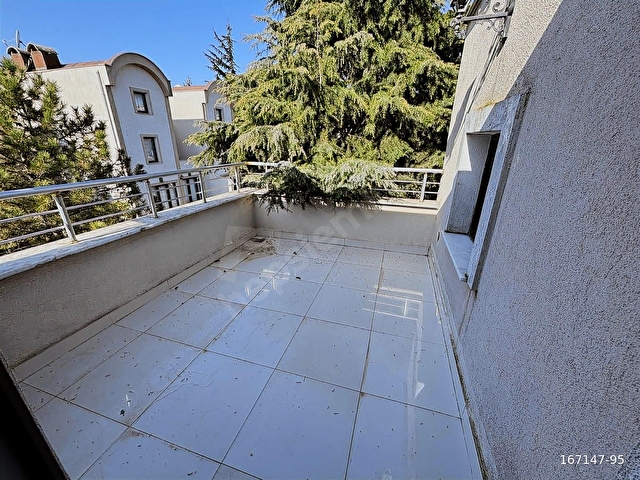 Bahçeşehirde İç Mimar Tadilatlı Full Eşyalı Kiralık Villa - Görsel 19