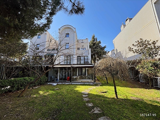 Bahçeşehirde İç Mimar Tadilatlı Full Eşyalı Kiralık Villa - Görsel 11