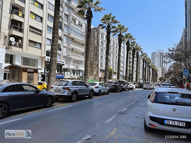 ALSANCAKTA CUMHURİYET CADDESİNDE EV VE İŞYERİ OLARAK KİRALIK
