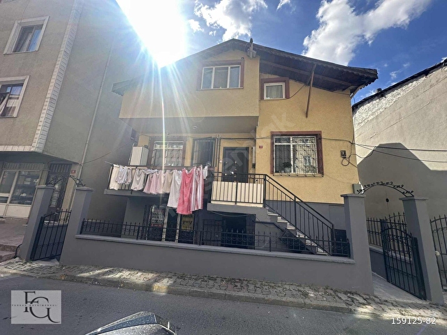 FURKANDAN MERKEZİ KONUMDA Ö.GARAJLI BAHÇE KULLANIMLI 3+1 - Görsel 23