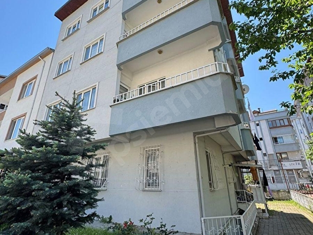 BAHÇELİEVLERDE SAHİLE YAKIN KİRALIK 3+1 DAİRE