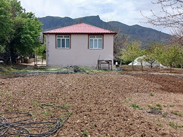 Mollakendide Satılık Bahçeli Ev - Görsel 4