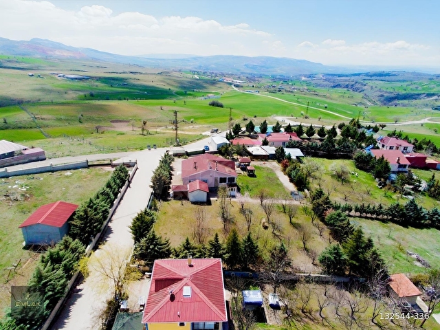 AYAŞTA 2.124 M2 ARSA ÜZERİ HAZIR DÜZEN EV VE BAHÇESİ - Görsel 16