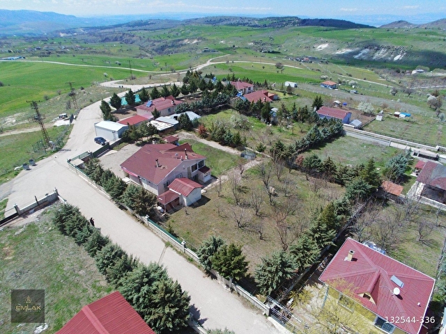 AYAŞTA 2.124 M2 ARSA ÜZERİ HAZIR DÜZEN EV VE BAHÇESİ