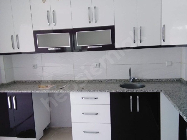 Sahibinden Çiğli kaklıçta 3+1 içi yapılı mustakil tertemiz