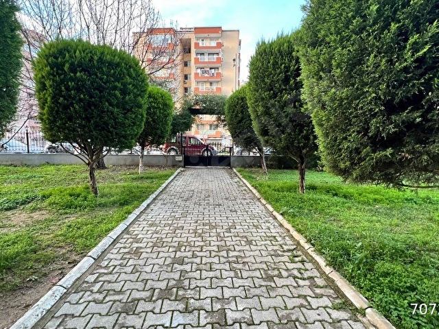 Karşıyaka Zübeyde hanımda Tadilatlı 3+1  EşyalıKiralık Daire - Görsel 5