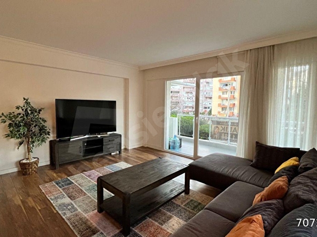 Karşıyaka Zübeyde hanımda Tadilatlı 3+1  EşyalıKiralık Daire - Görsel 6
