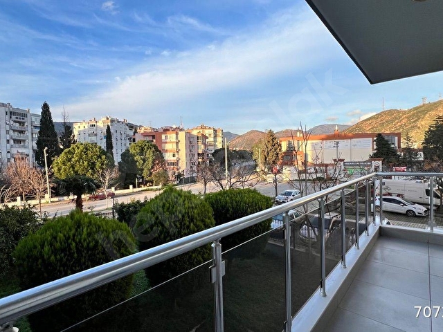 Karşıyaka Zübeyde hanımda Tadilatlı 3+1  EşyalıKiralık Daire - Görsel 10