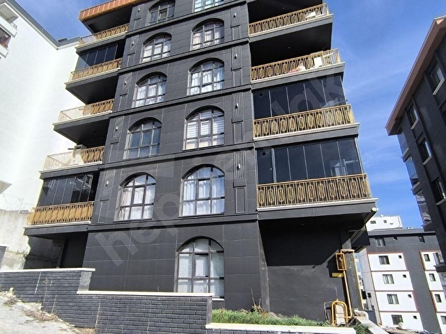 ALİ ŞEKERDEN ATAKUM İNCESUDA SAHİLE YAKIN GENİŞ SATILIK 1+1