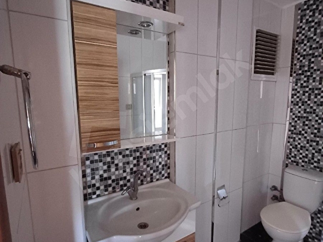 YEŞİLOĞLU EMLAKTAN YENİMAHALLE MERKEZDE  METRO YAKININDA, KATTA, BAKIMLI 4+1 DAİRE. - Görsel 19