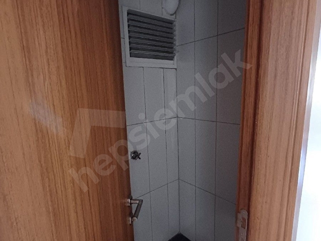 YEŞİLOĞLU EMLAKTAN YENİMAHALLE MERKEZDE  METRO YAKININDA, KATTA, BAKIMLI 4+1 DAİRE. - Görsel 26